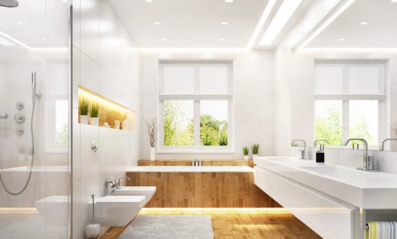 Bad mit weißen Fliesen